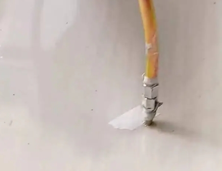 兰西瓷砖空鼓维修公司专业解答在瓷砖铺贴过程中，如果使用的砂料过粗（如全部使用了粗砂），可能会导致以下问题
