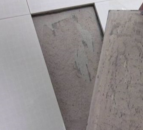 兰西瓷砖空鼓维修公司分享瓷砖铺贴时如果打浆（即涂抹在瓷砖背面和基层上的砂浆或瓷砖胶）过少，会带来以下问题